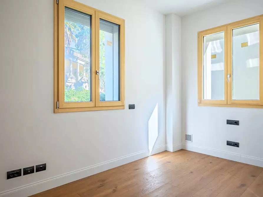 Immagine 18 di Villa in vendita  in via G. Borea a San Remo