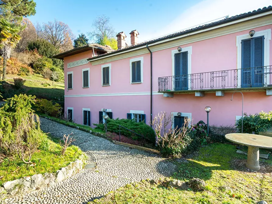 Immagine 2 di Villa in vendita  in Via Luigi Cadorna a Albese Con Cassano