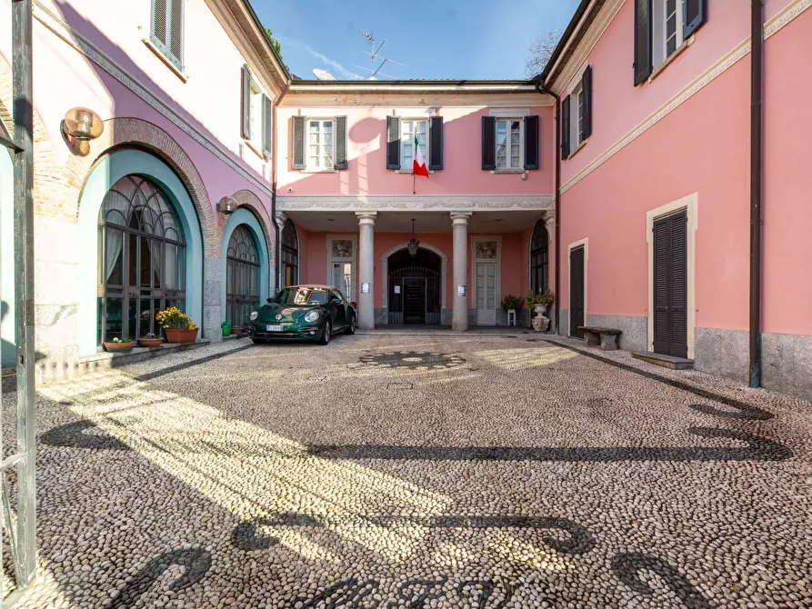 Immagine 4 di Villa in vendita  in Via Luigi Cadorna a Albese Con Cassano