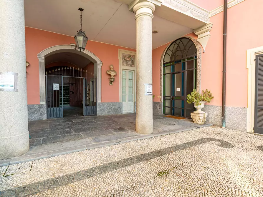 Immagine 5 di Villa in vendita  in Via Luigi Cadorna a Albese Con Cassano