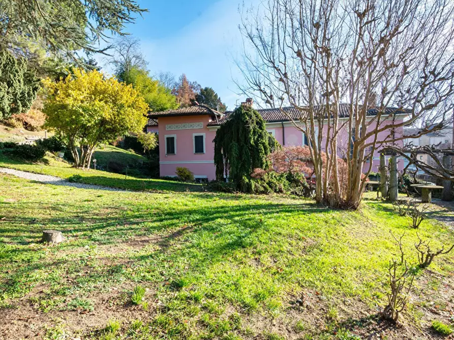 Immagine 7 di Villa in vendita  in Via Luigi Cadorna a Albese Con Cassano