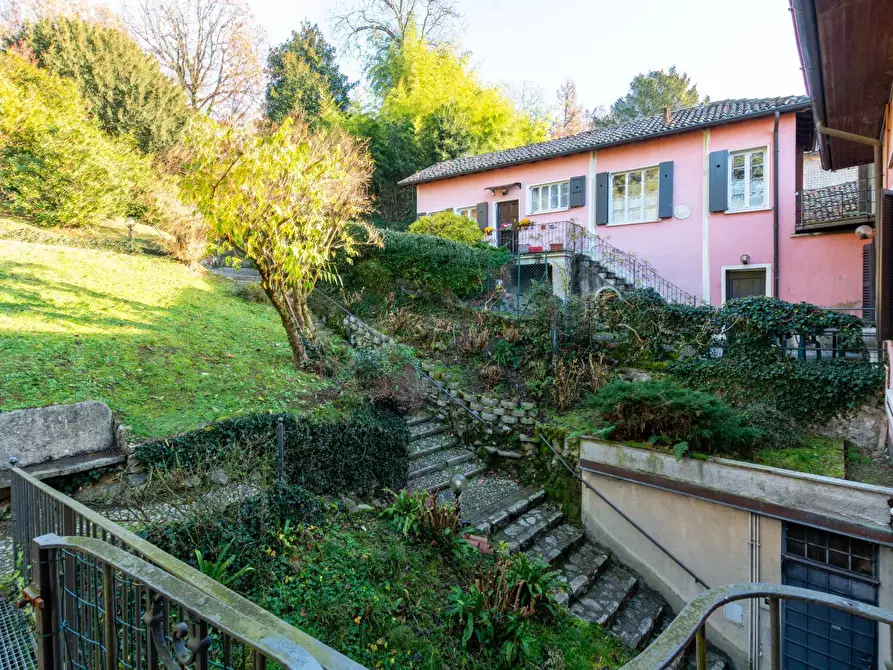 Immagine 9 di Villa in vendita  in Via Luigi Cadorna a Albese Con Cassano