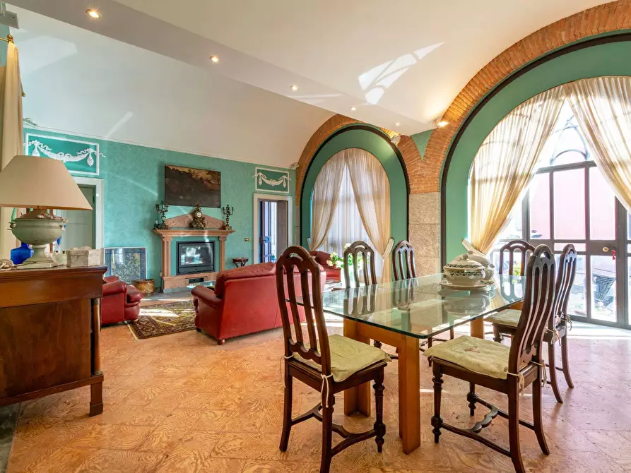 Immagine 11 di Villa in vendita  in Via Luigi Cadorna a Albese Con Cassano