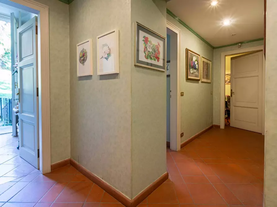 Immagine 21 di Villa in vendita  in Via Luigi Cadorna a Albese Con Cassano