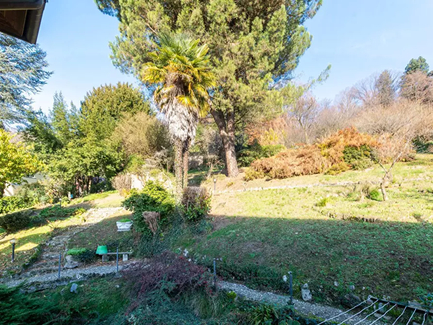 Immagine 22 di Villa in vendita  in Via Luigi Cadorna a Albese Con Cassano