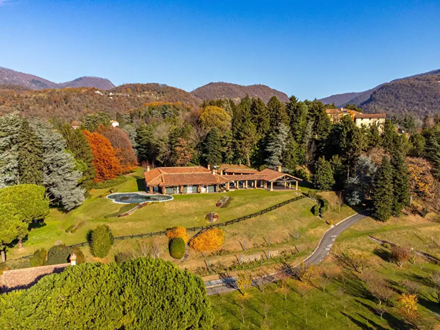 Immagine 2 di Villa in vendita  in VIA PER ERBA a Eupilio