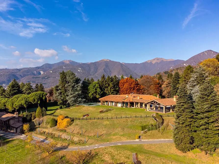 Immagine 6 di Villa in vendita  in VIA PER ERBA a Eupilio