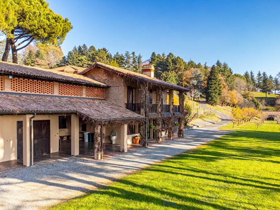 Immagine 13 di Villa in vendita  in VIA PER ERBA a Eupilio