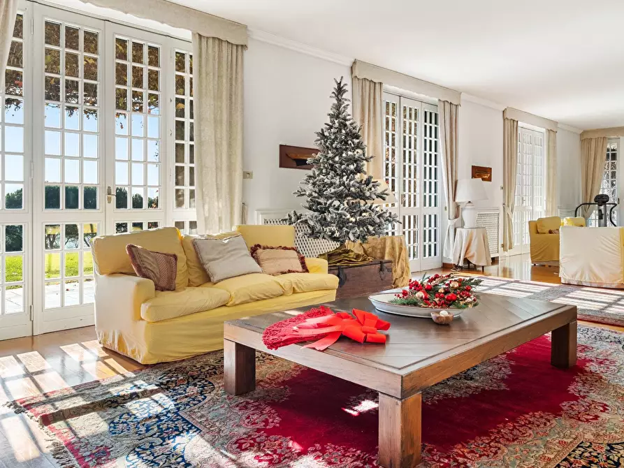 Immagine 17 di Villa in vendita  in VIA PER ERBA a Eupilio