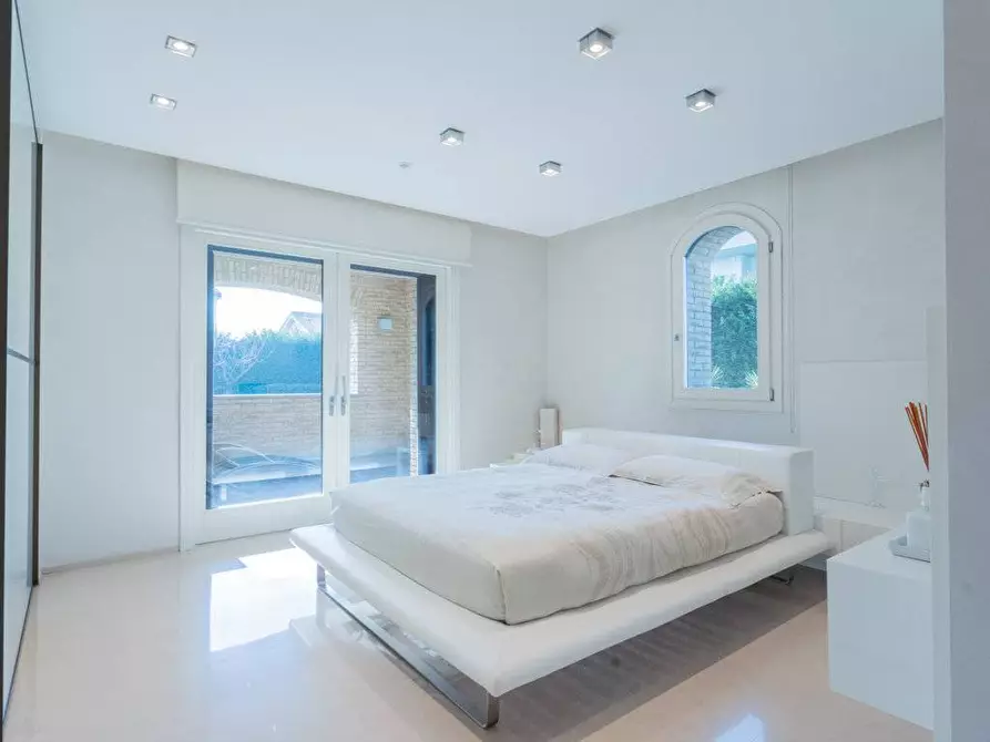 Immagine 11 di Villa in vendita  in via S.francesco a Mezzago