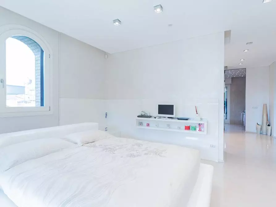 Immagine 12 di Villa in vendita  in via S.francesco a Mezzago