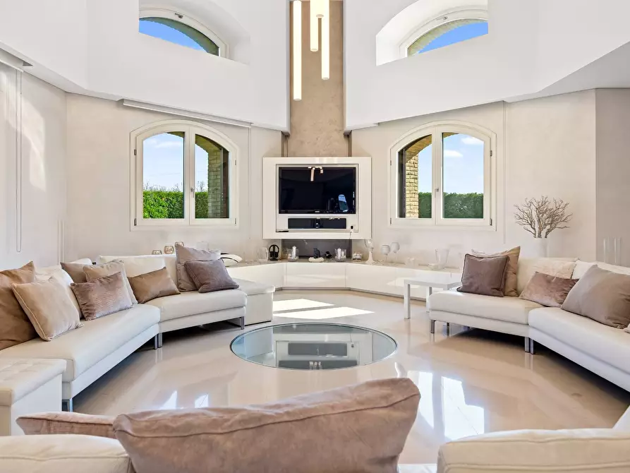 Immagine 18 di Villa in vendita  in via S.francesco a Mezzago