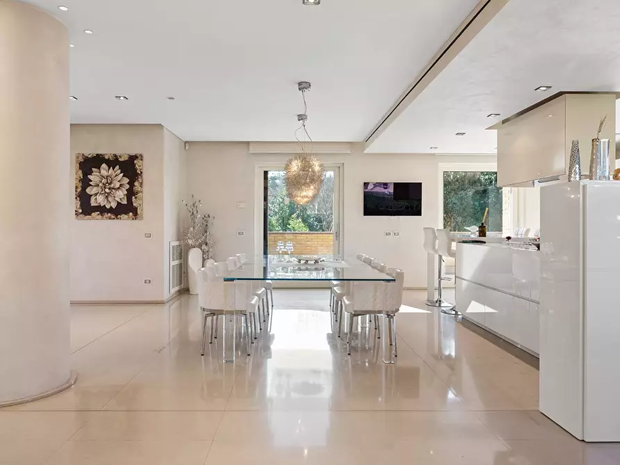 Immagine 19 di Villa in vendita  in via S.francesco a Mezzago