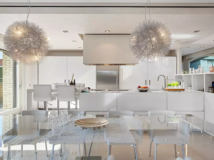 Immagine 22 di Villa in vendita  in via S.francesco a Mezzago