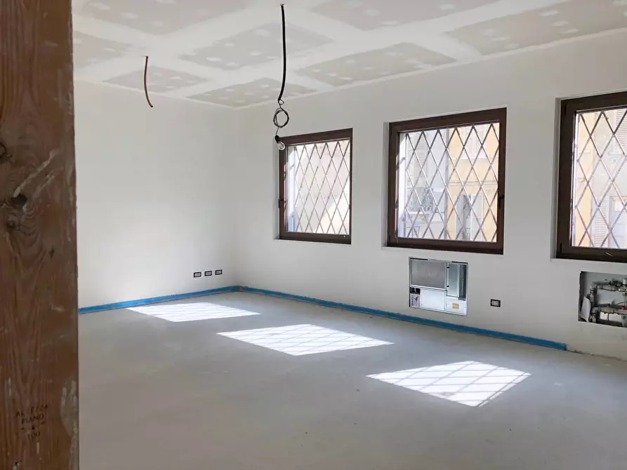 Immagine 9 di Appartamento in vendita  a Mantova