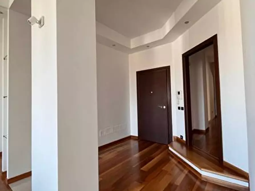 Immagine 6 di Appartamento in vendita  a Mantova