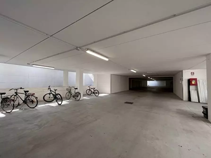 Immagine 10 di Attico in vendita  a Mantova