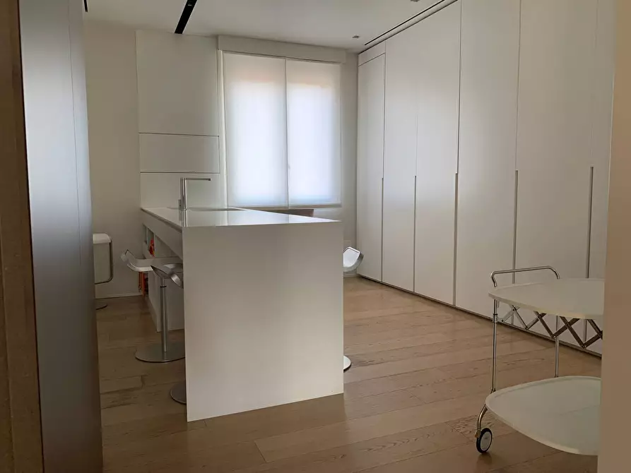 Immagine 13 di Appartamento in vendita  a Mantova