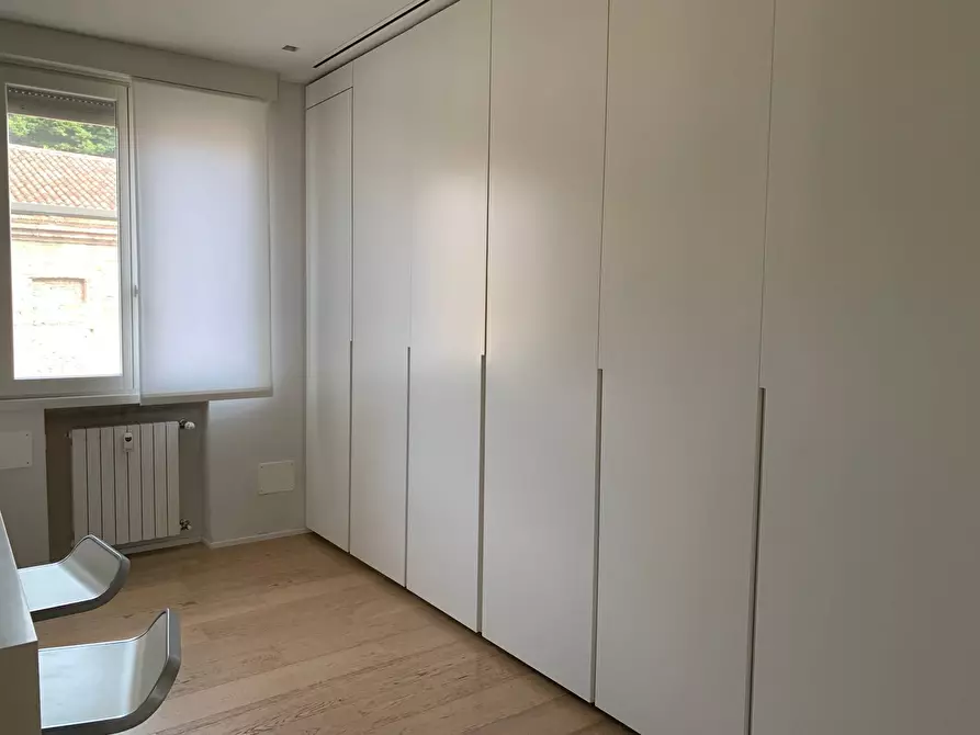 Immagine 17 di Appartamento in vendita  a Mantova