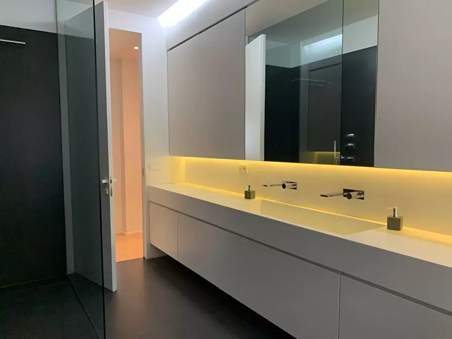 Immagine 19 di Appartamento in vendita  a Mantova