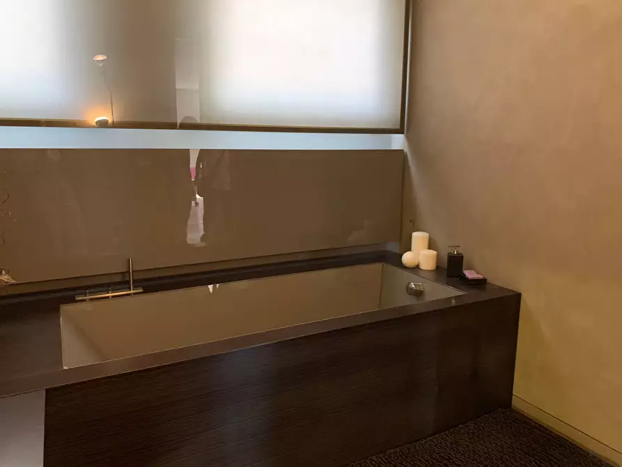 Immagine 21 di Appartamento in vendita  a Mantova