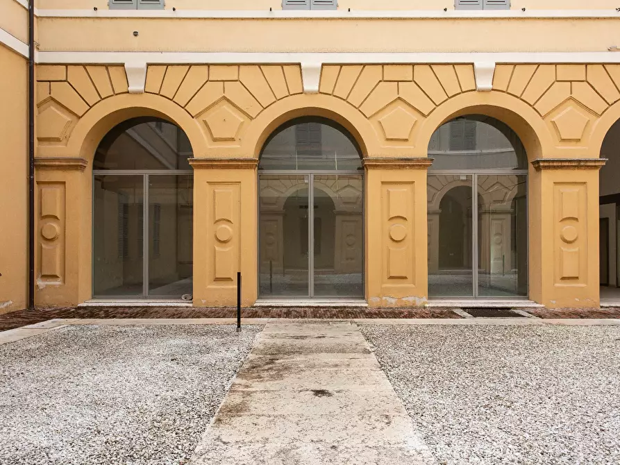 Immagine 10 di Ufficio in vendita  a Mantova