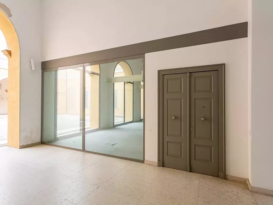 Immagine 6 di Ufficio in vendita  a Mantova