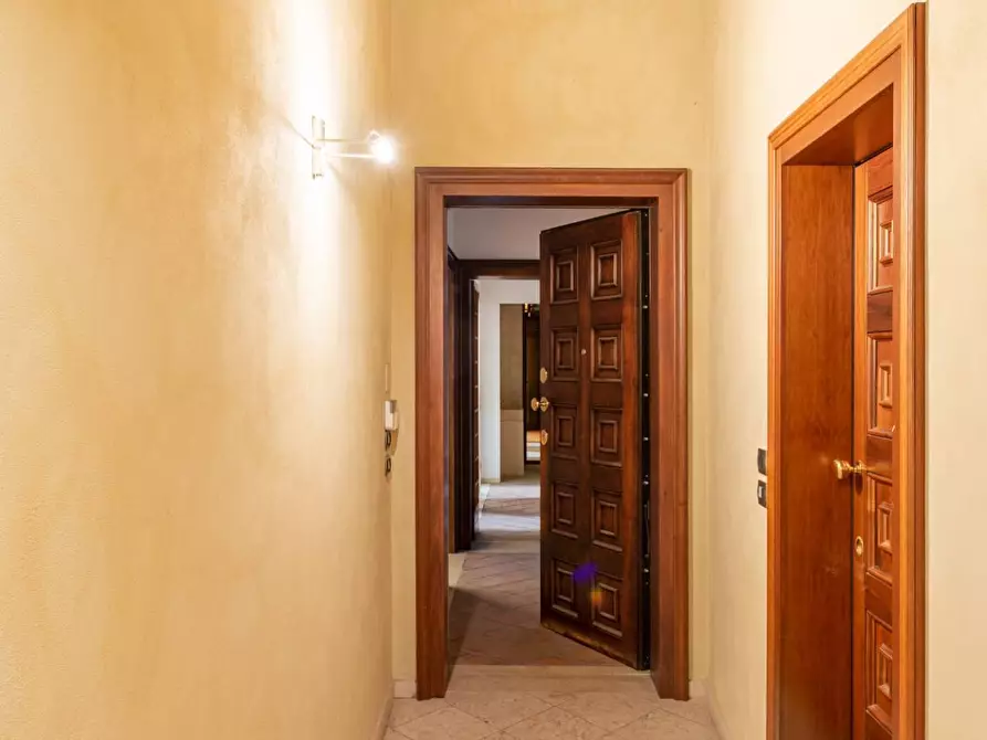 Immagine 3 di Appartamento in vendita  a Mantova