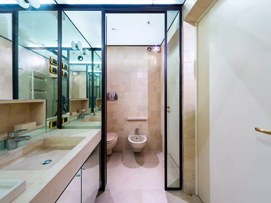 Immagine 15 di Appartamento in vendita  a Mantova