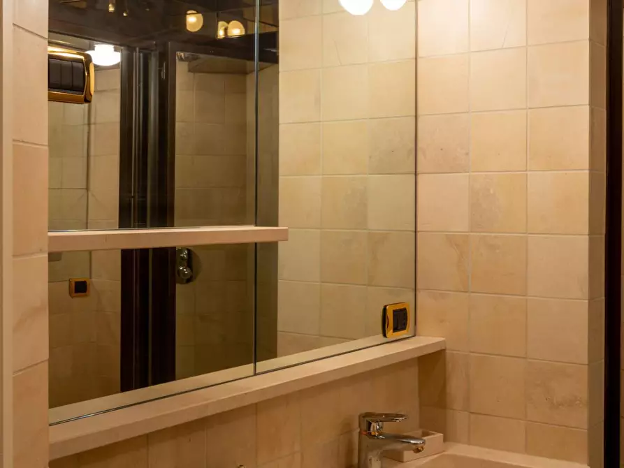 Immagine 29 di Appartamento in vendita  a Mantova