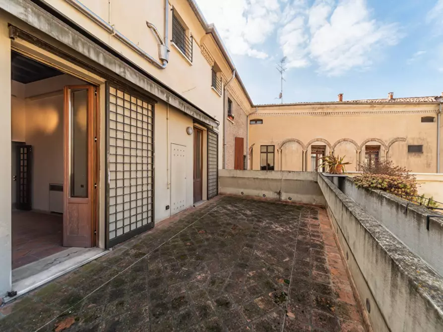 Immagine 7 di Appartamento in vendita  a Mantova