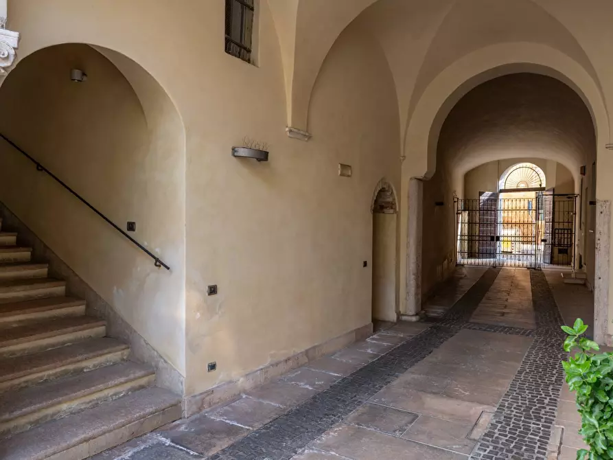 Immagine 2 di Appartamento in vendita  a Mantova