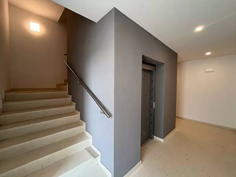 Immagine 9 di Attico in vendita  a Mantova