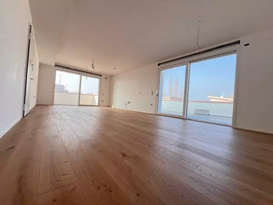 Immagine 3 di Attico in vendita  a Mantova