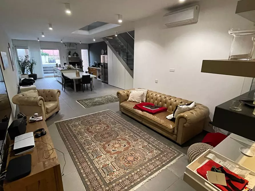 Immagine 23 di Villa in vendita  a Mantova