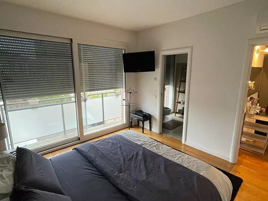 Immagine 21 di Villa in vendita  a Mantova