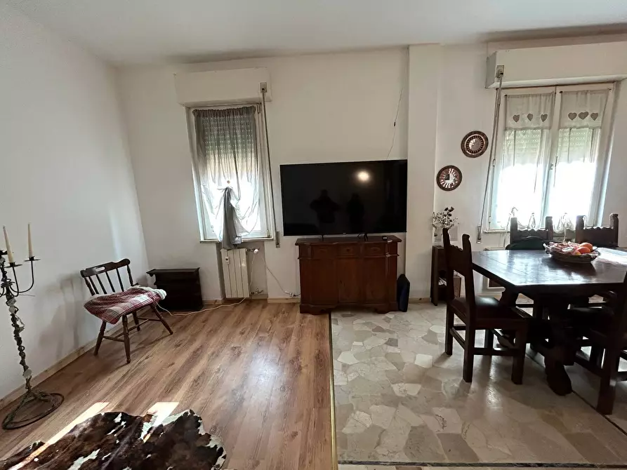 Immagine 4 di Appartamento in vendita  a Mantova