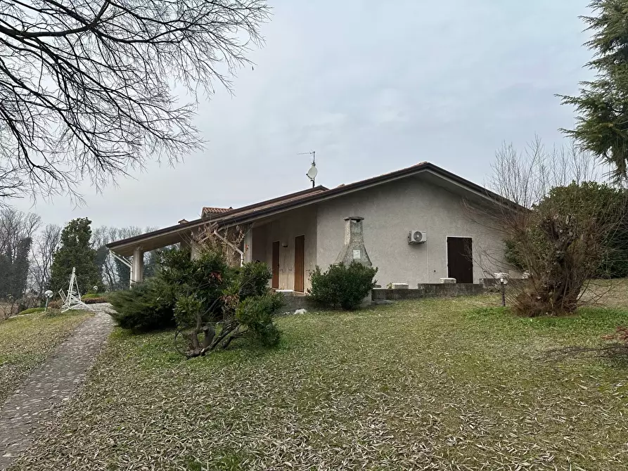 Immagine 1 di Casa indipendente in vendita  a Castiglione Delle Stiviere