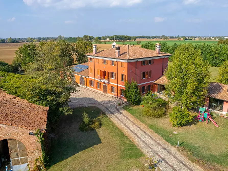 Immagine 2 di Villa in vendita  a Curtatone