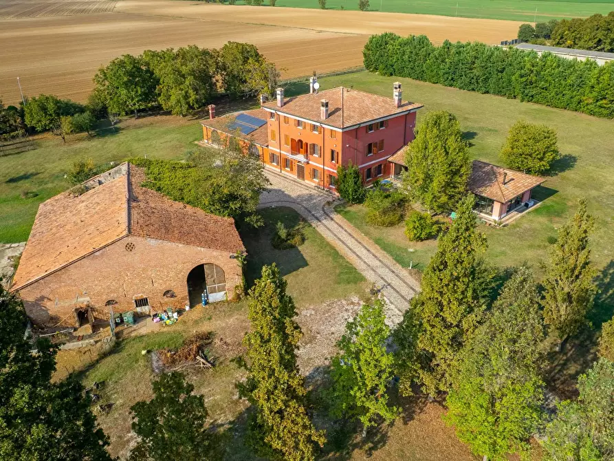 Immagine 10 di Villa in vendita  a Curtatone