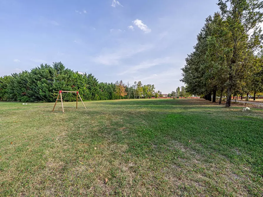 Immagine 11 di Villa in vendita  a Curtatone