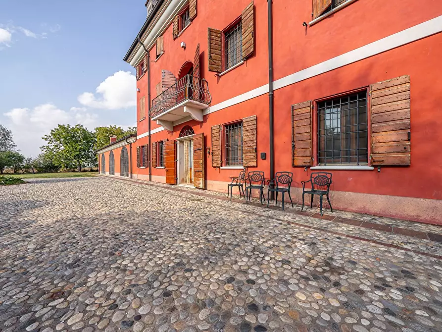Immagine 12 di Villa in vendita  a Curtatone
