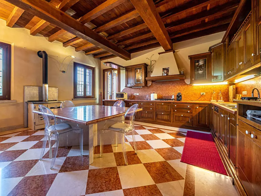 Immagine 20 di Villa in vendita  a Curtatone