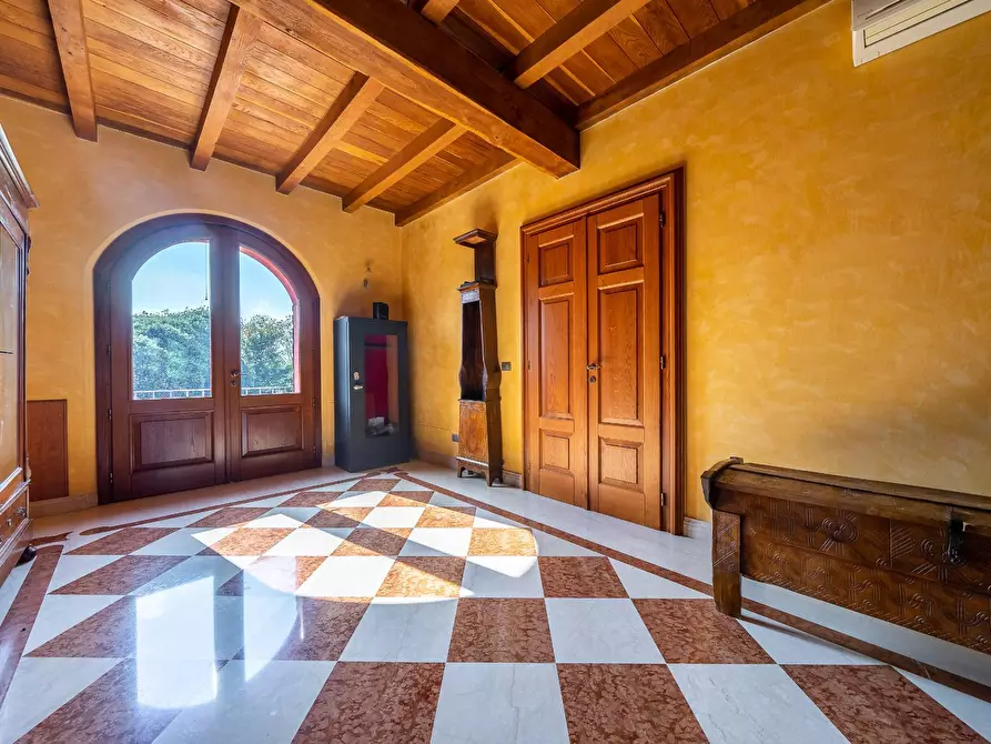 Immagine 15 di Villa in vendita  a Curtatone