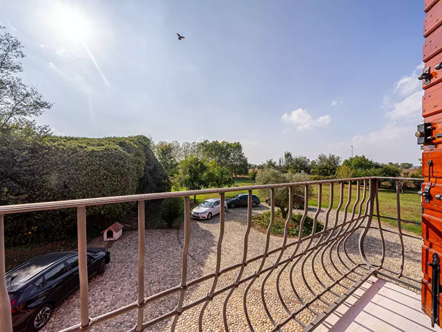 Immagine 14 di Villa in vendita  a Curtatone