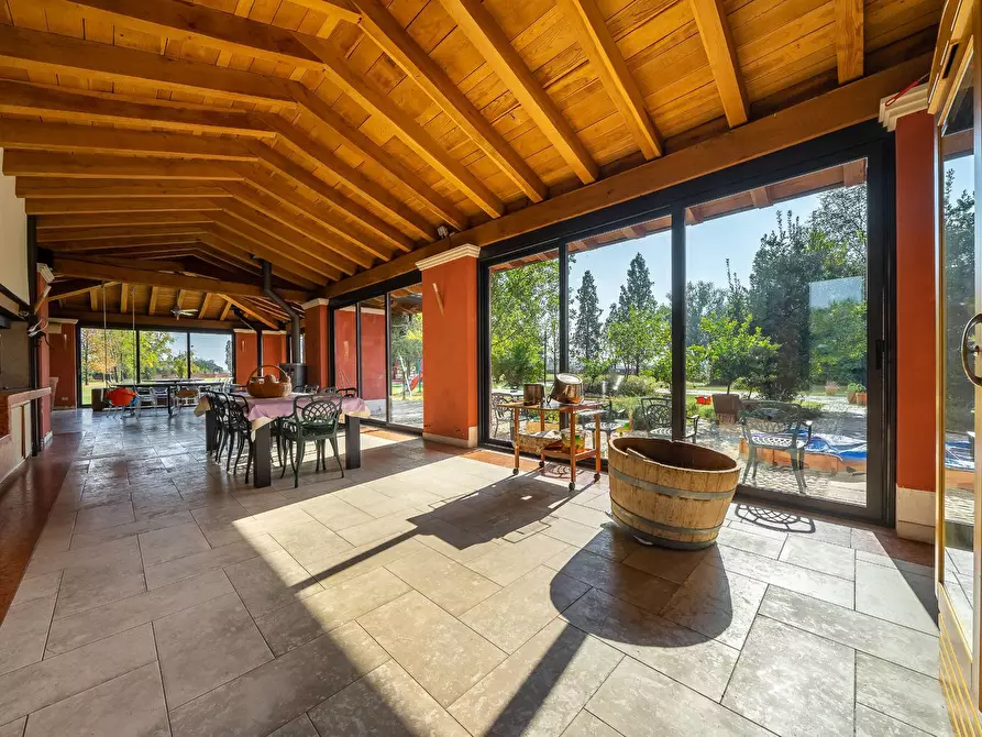 Immagine 21 di Villa in vendita  a Curtatone