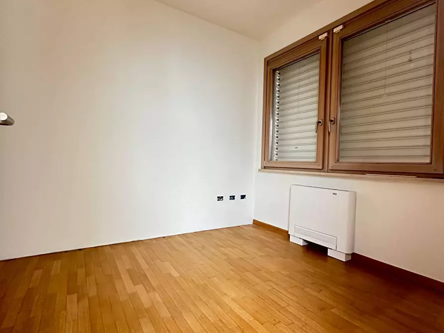 Immagine 13 di Casa indipendente in vendita  a Mantova