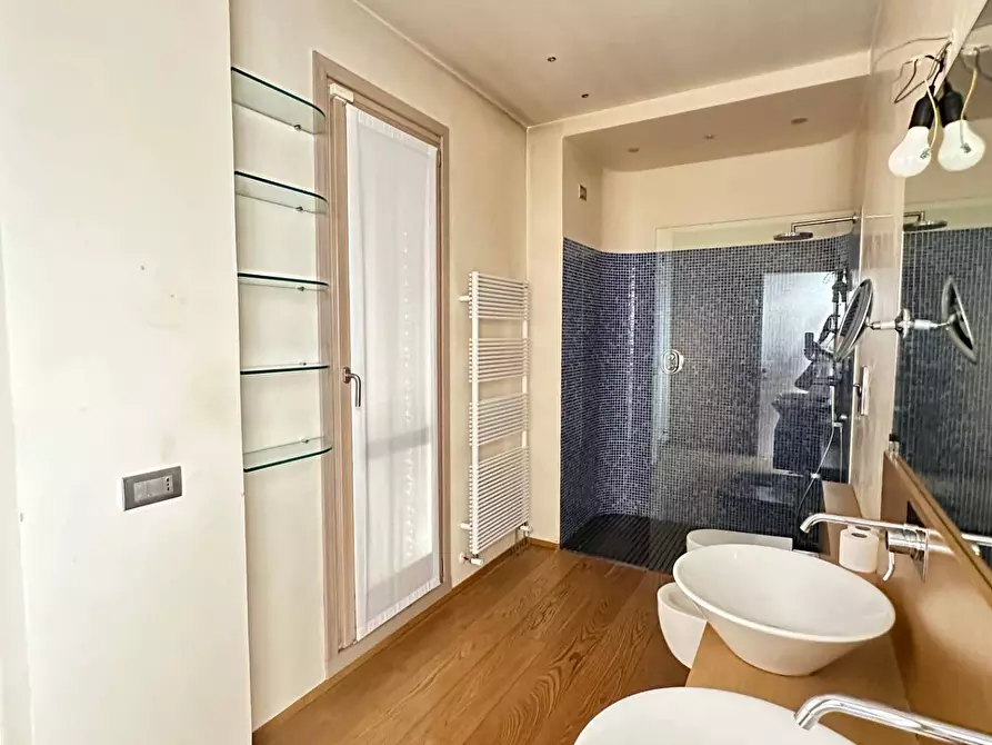 Immagine 14 di Casa indipendente in vendita  a Mantova