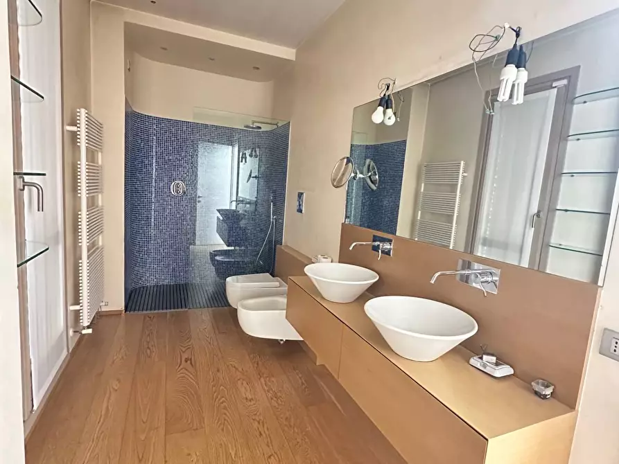 Immagine 15 di Casa indipendente in vendita  a Mantova