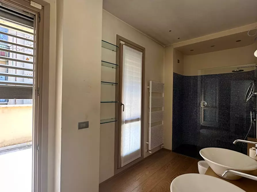 Immagine 17 di Casa indipendente in vendita  a Mantova